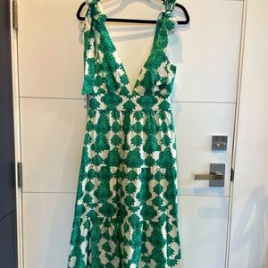 Gorgeous House of Harlow sexy sundress! Deep V’s in the front + back. So pretty